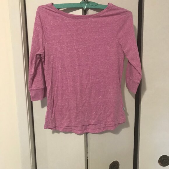 Danskin Ladies Pink Top Size Small. $5.00 AS AN ADD ON - Picture 1 of 2